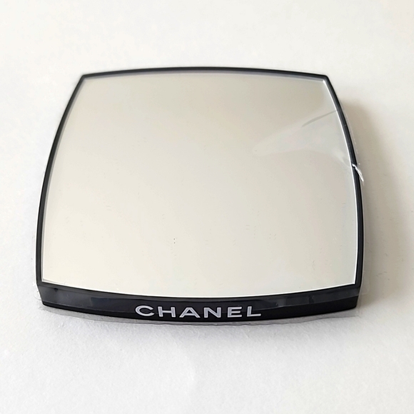 Chanel Compact Mirror - Picture 2 of 5